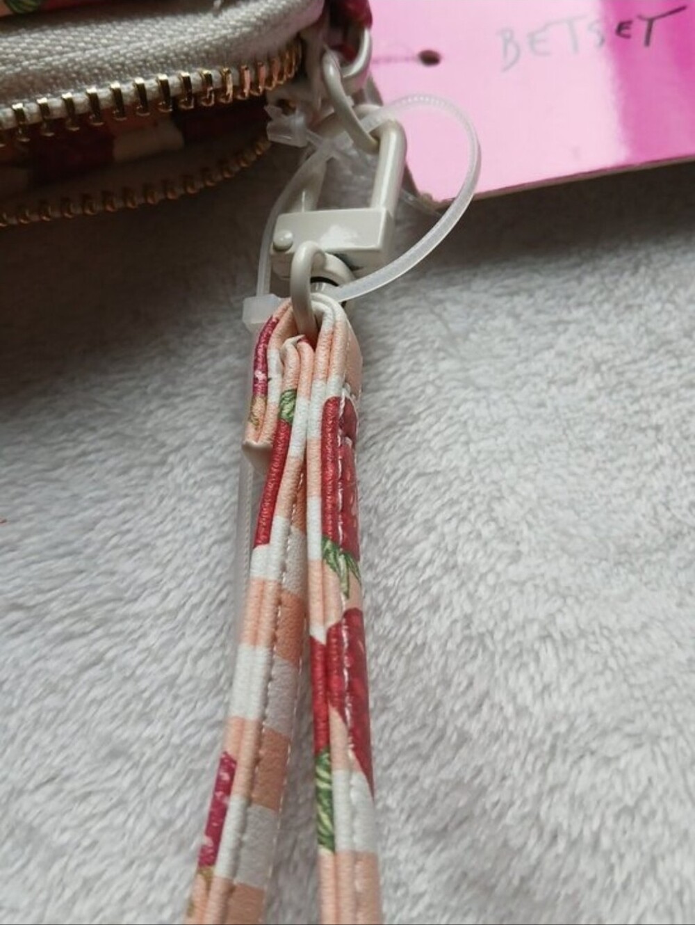 Betsey Johnson NWT Pink Strawberry Zip-Around Wallet MSRP$58 - Picture 10 of 11